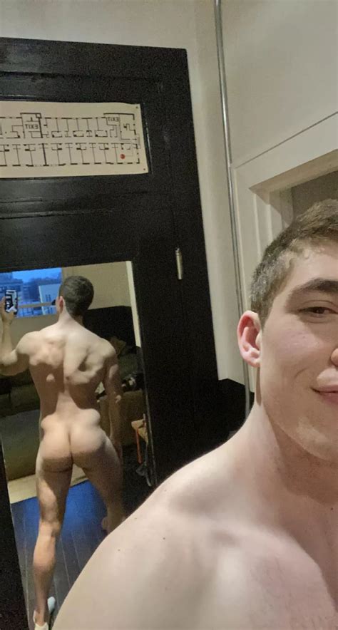 Been Hitting Squats Days A Week Nudes HeSquats NUDE PICS ORG