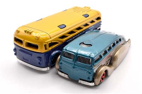 LOW FLOWのレビュー30年代と50年代を足して割ったようなホットロッドバス T9883 Hot Wheels 情報まとめ ホットウィール にわかマニア