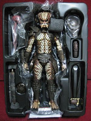 DeSMOnd Collection Hot Toys City Hunter Predator In Predator 2
