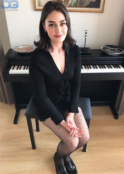 Esra Bilgic Nude Pictures Photos Playboy Naked Topless Fappening