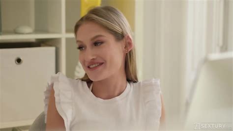 Tiffany Tatum Skinny Blonde Loves To Feel That Huge Dick All The Way Inside Of Her Wet Pussy