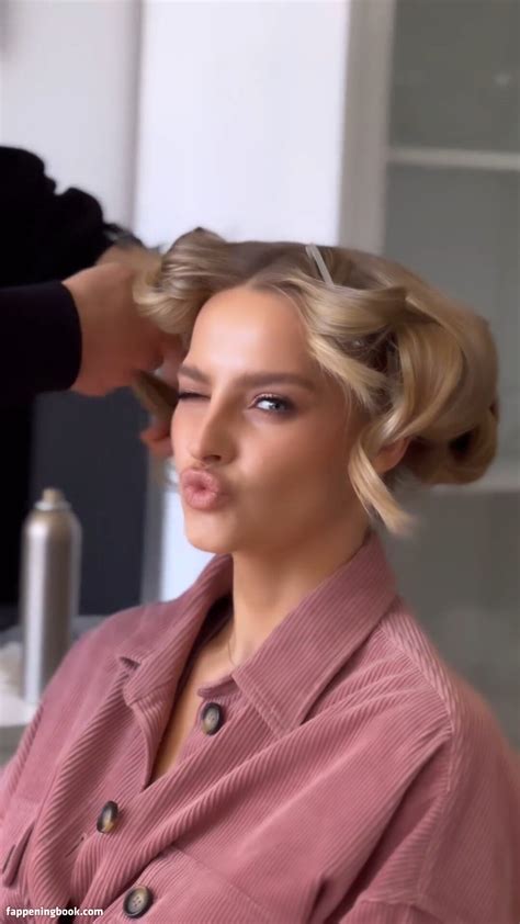 Karolina Pisarek Nude OnlyFans Leaks Fappening FappeningBook