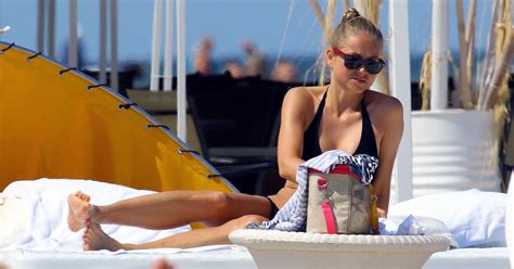 Agata Rubik W Bikini Na Pla Y