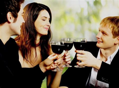 Как заставить парня ревновать: психологические приемы