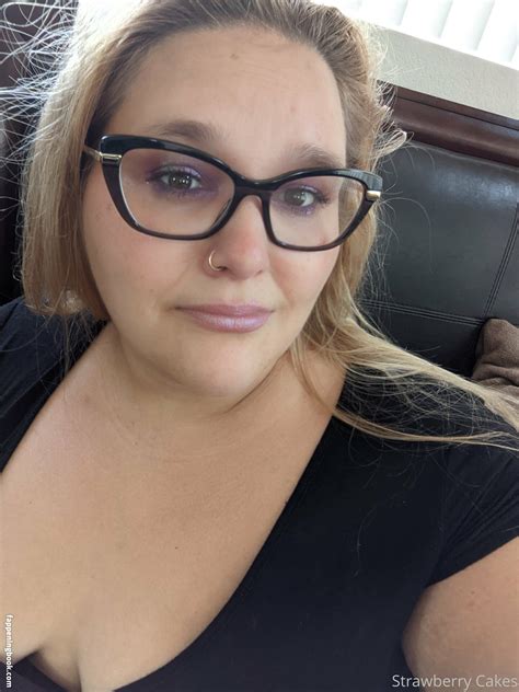 Strawberry Cakes Nude OnlyFans Leaks Fappening FappeningBook