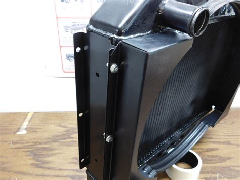 New Production Radiator Wshroud Aluminum Core For Willys Cj2a Cj3a