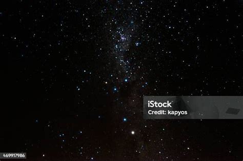 gambar langit berbintang malam foto stok  gambar