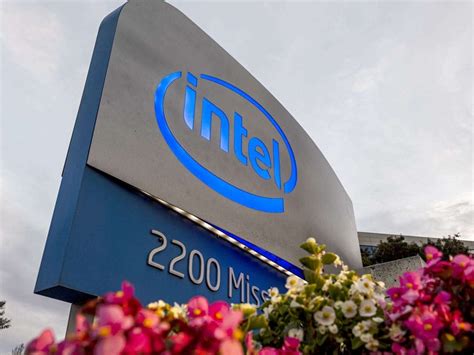 По итогам второго квартала Intel начала наращивать выручку — i2HARD