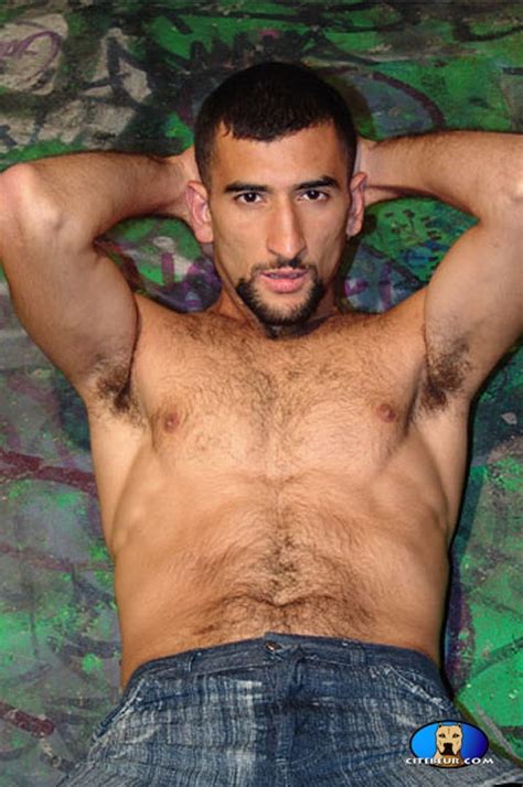 Saber le modèle du site porno gay Gayarabclub