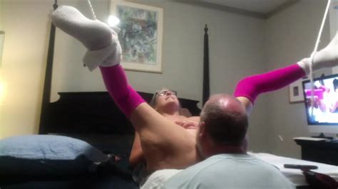 Hei E Oma Milf Reife Gilf Muschi Rasieren Und Lecken Rosa Nachthemd Weit Gespreizt Xhamster