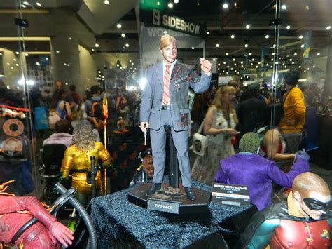 Sdcc Hot Toys Figures