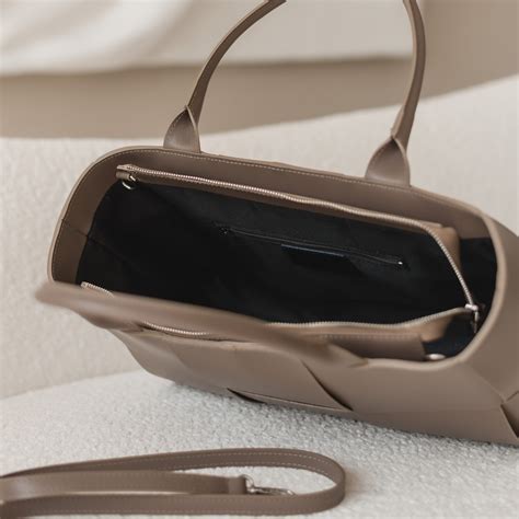 Кожаная женская сумка VEZZE C00794 — BagStore интернет-магазин женских ...