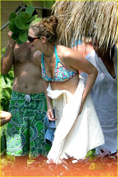 Julia Roberts Goes Bikini Bare Photo Photos Just Jared Celebrity News And Gossip