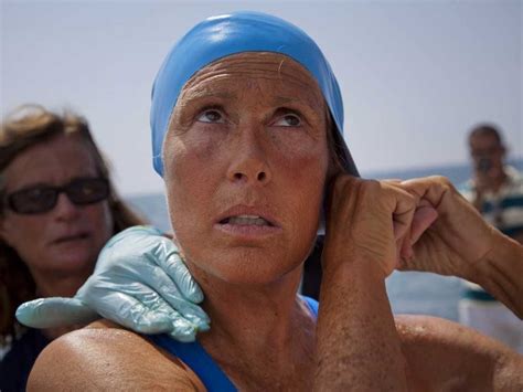 Diana Nyad Completes 103 Mile Swim From Cuba To Florida Business Insider