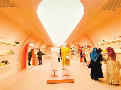 butik jenama mewah  pesawat kosmo digital