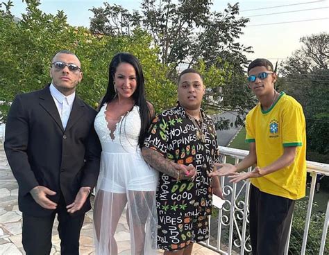 Luva De Pedreiro Grava Clipe Ryan Sp E Atriz Porn Elisa Sanches A Gazeta