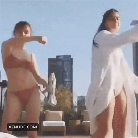 Maisie Williams Showed Great Dancing Skills In A Bikini With Her Best Friend Aznude