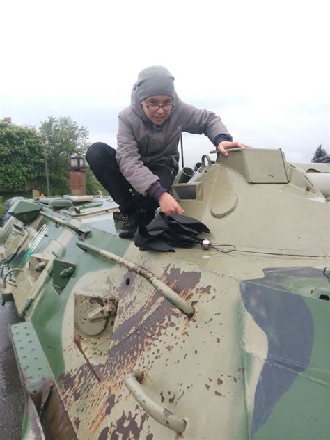 Создать мем "бронетранспортер, как найти военное фото на бтр парней ...