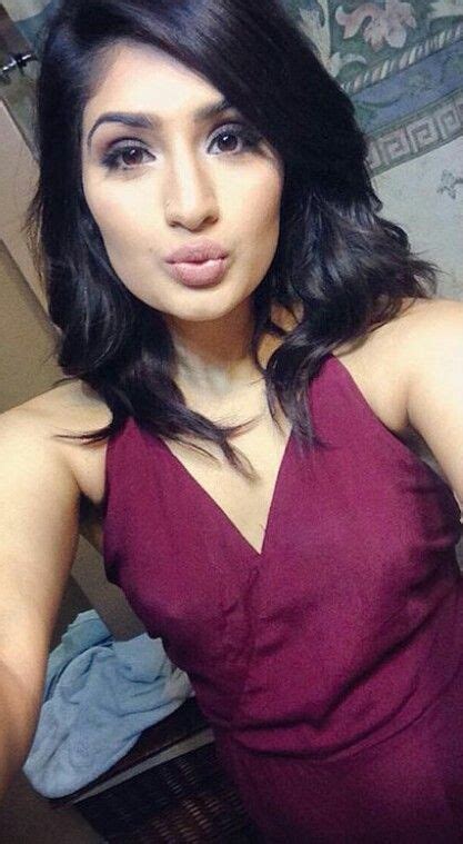 She S Smoking Hot Scrolller