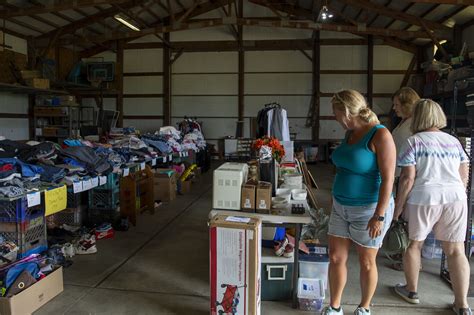 Bargain hunters gear up for Michigan’s 200-mile garage sale this