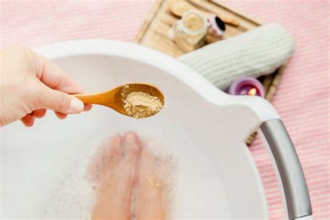 O Que É Bom Para Desinchar Os Pés - 10 dicas para tratar pés e tornozelos inchados - Tua Saúde