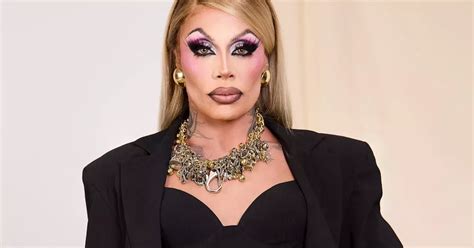 Crime de tortura diz Grag Queen sobre experiência cura gay aos anos Brasil