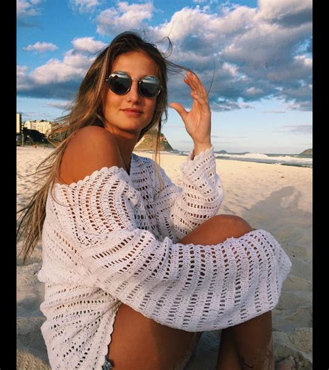 Foto Bruna Griphao F De Looks Brancos At No Beachwear Purepeople