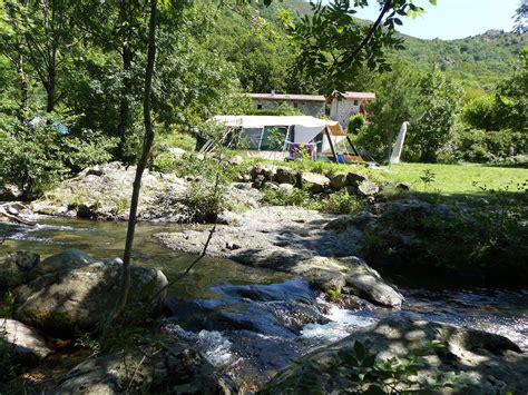 Camping Au Parc Naturel Des Monts Dardèche Emplacements Et Paillote