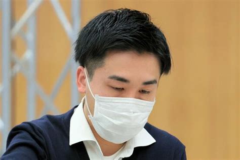 藤井聡太7冠〝最初で最後のチャンス〟生かした最年少名人 師匠に「最短昇級」阻まれた過去 東スポweb