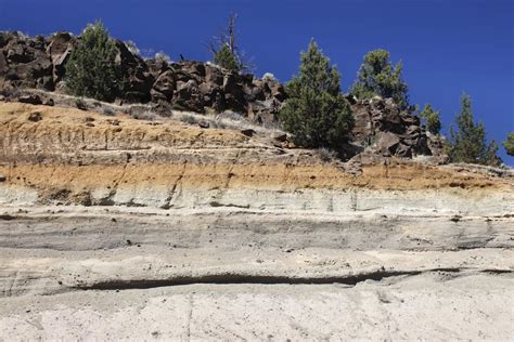 Pyroclastic Rocks Overlain By Basalt Oregon Geology Pics