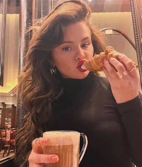 Selena Gomez Strips Nude And Covers Curves In Bubbles For Steamy Bath Tub Selfie Daily Star