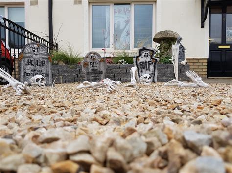 spookys   garden rhalloween