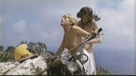 Naked Marianne Aubert In Sechs Schwedinnen Auf Ibiza