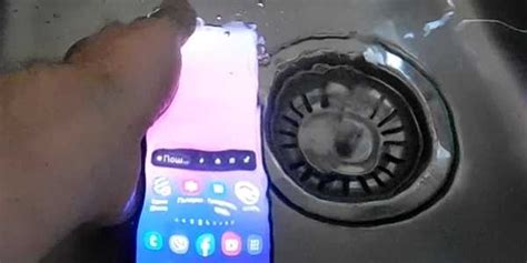 Есть ли в самсунг А53 защита от воды