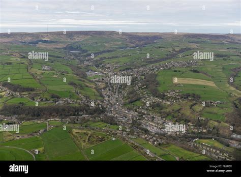 Holmfirth Village Hi Res Stock Photography And Images Alamy