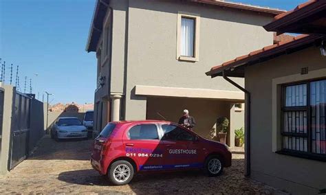 Ekuthuleni Guest House Vosloorus Ekurhuleni Metropolitan Municipality