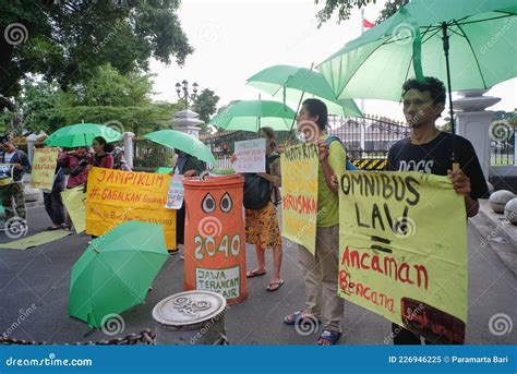 Activistas Ecologistas Que Son Miembros De La Red Comunitaria De