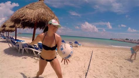 5 Hot Sexy Elcid Guerrero Bikini Pics