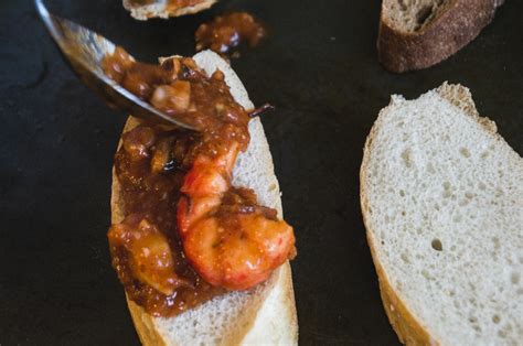 Брускетты с морепродуктами