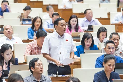 ghi  ghi hinh tai phien toa nen  mo voi bao chi