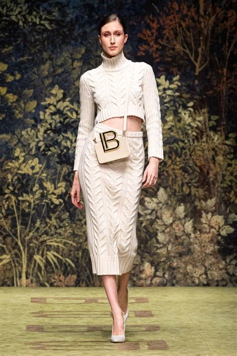 Laura Biagiotti f/w 2020 | Laura biagiotti, Knitwear fashion, Fashion show