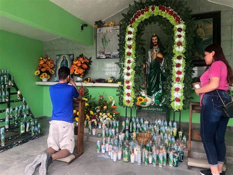 Feligreses Comienzan A Dejar Veladoras En La Capilla De San Judas Tadeo