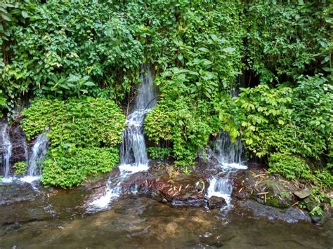 Panorama Air Terjun Sumber Pitu Tumpang Yang Memesona