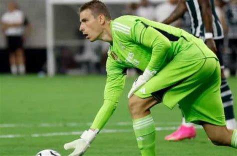 Kepa Fixed Pulang Real Madrid Sodorkan Kontrak Baru Pada Andriy Lunin