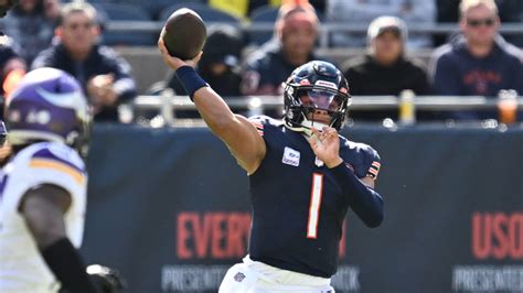 Nfl Writer Links Bears Qb Justin Fields With Afc West Team Yardbarker