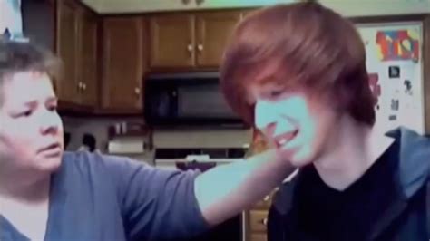 VIDEO VIRAL Así reaccionó una madre al saber que su hijo es gay El