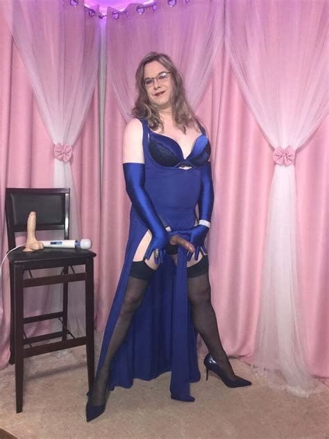 Joanie A Mature TV Poses Photo AShemaletube