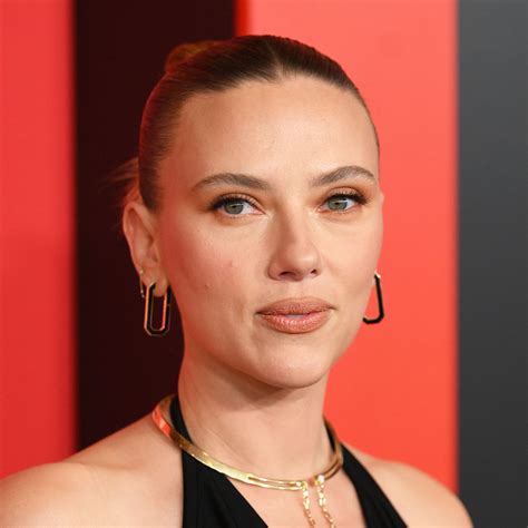 Nina Dobrev Shows Off Her Super Toned Legs And Abs In A Tiny Floral Bikini On Vacation Acting