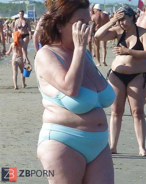 Granny Plumper Beach ZB Porn