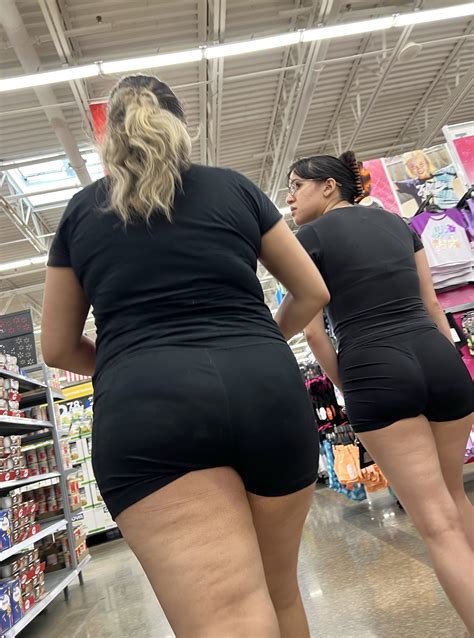 OC Sexy Thick Latina Double Trouble ASS Shopping GIFs Spandex Leggings Yoga Pants Forum